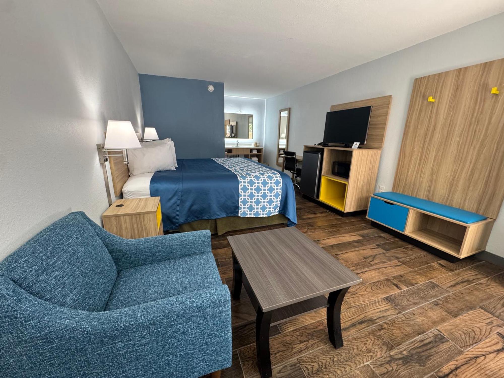 9 Budget Hotels Near Florida Museum of Natural History Worth Booking
