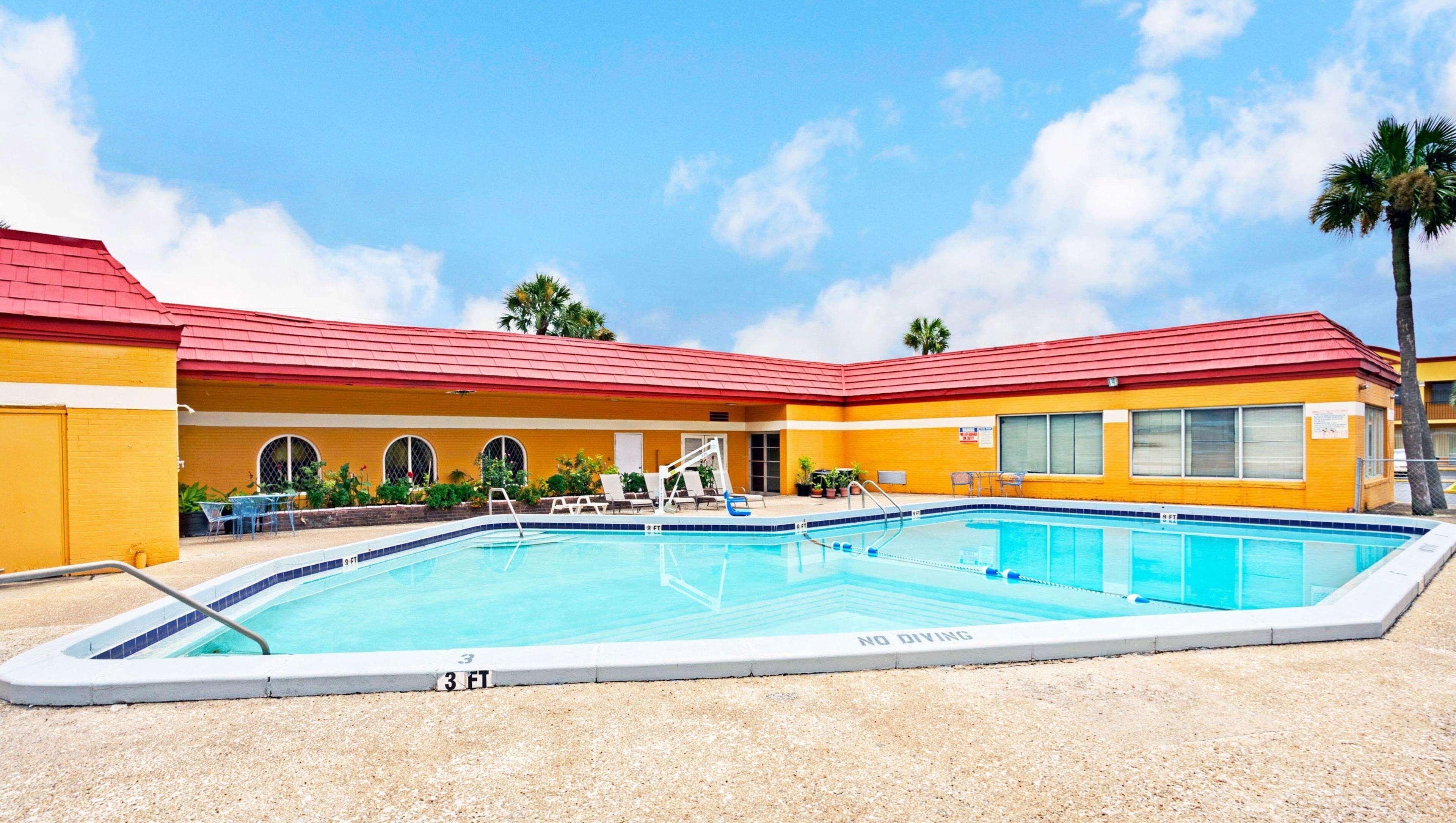 Staying Near Hands-On Children's Museum: 4 Budget Hotels Compared