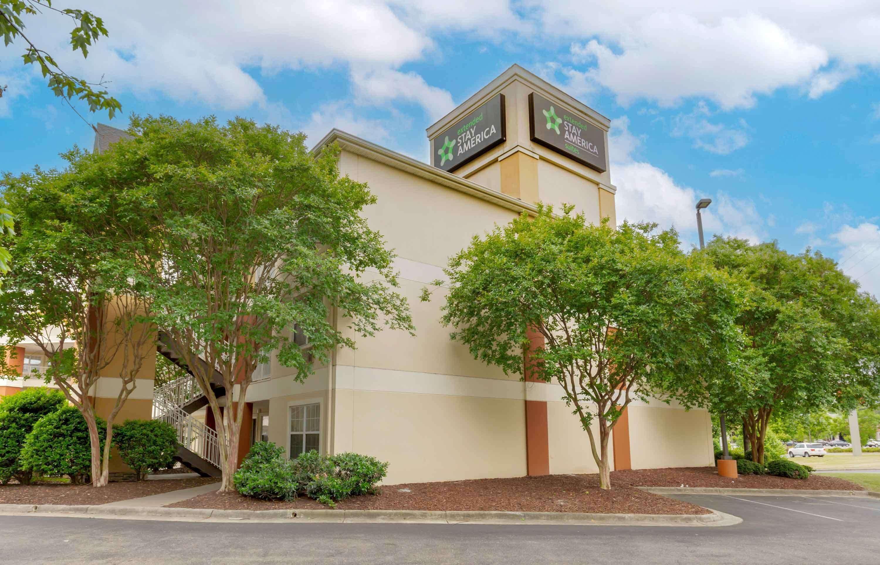 4 Budget-Friendly 2-Star Hotels Near Cross Creek Mall