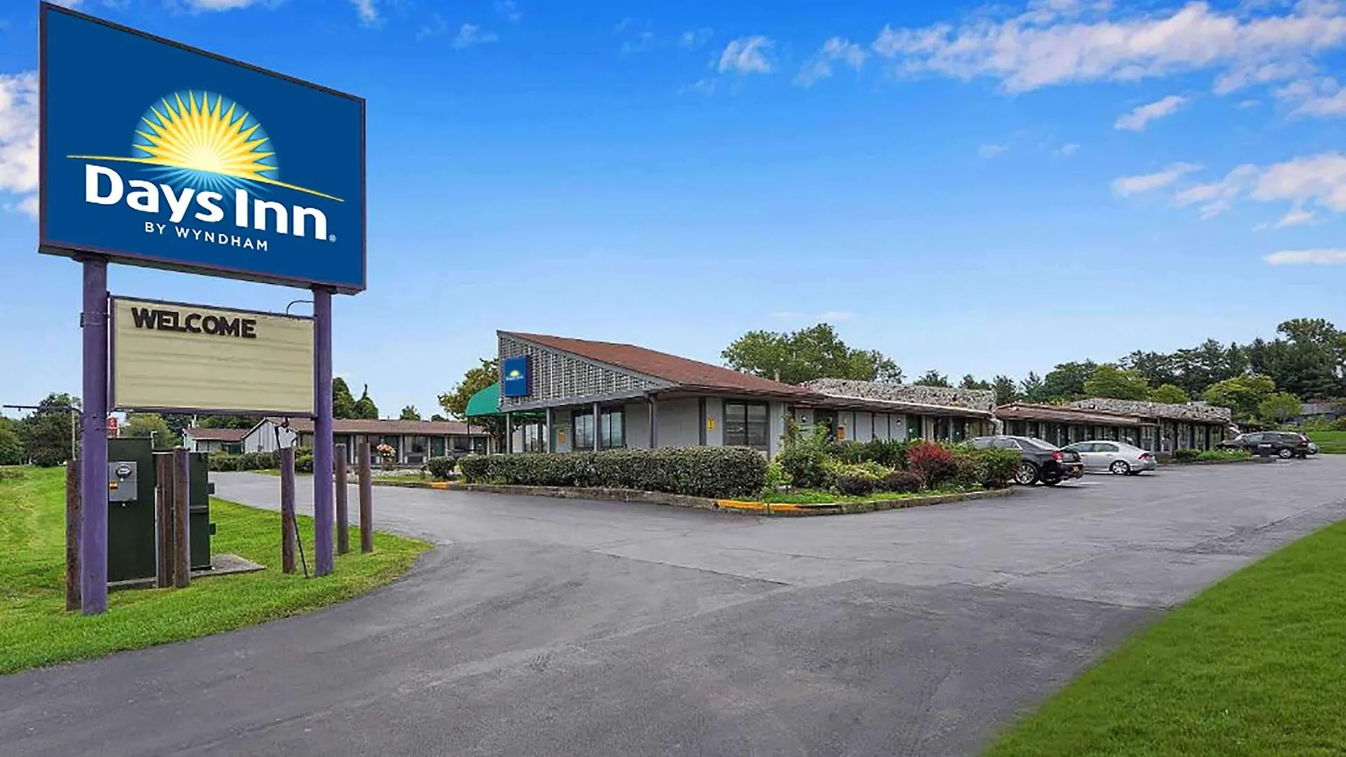 Staying Near Mattydale Hinsdale Park: 5 Airport Hotels Compared