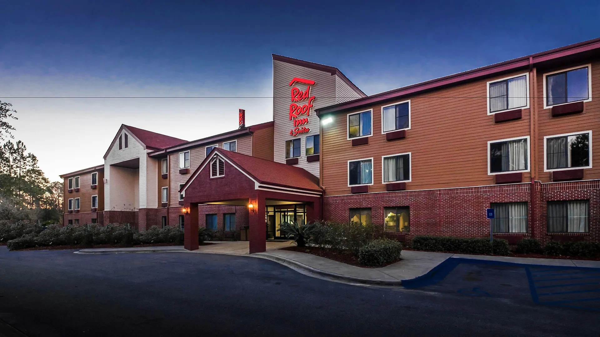 Staying in Georgia: 5 Red Roof Inn Hotels Compared